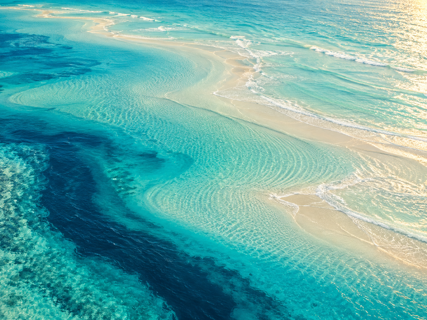Clear turquoise Bahamas sandbars